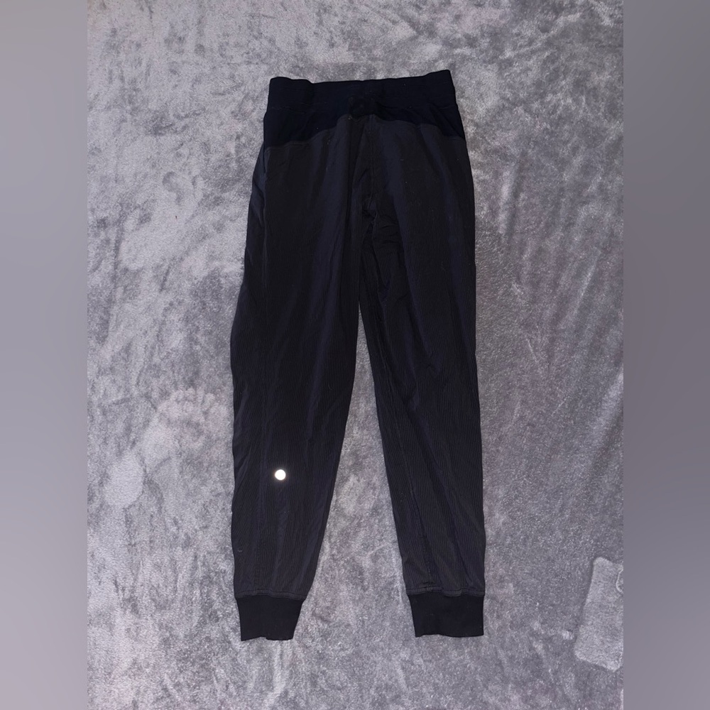 - Lululemon Dance Studio Jogger *29 size 12